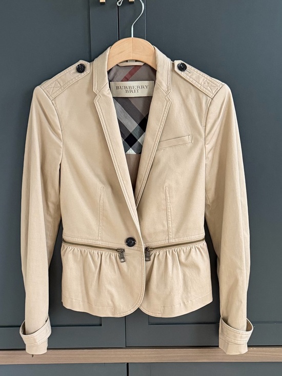 Burberry Jackets & Blazers - Burberry Women's Beige Tailored Peplum Jacket 6